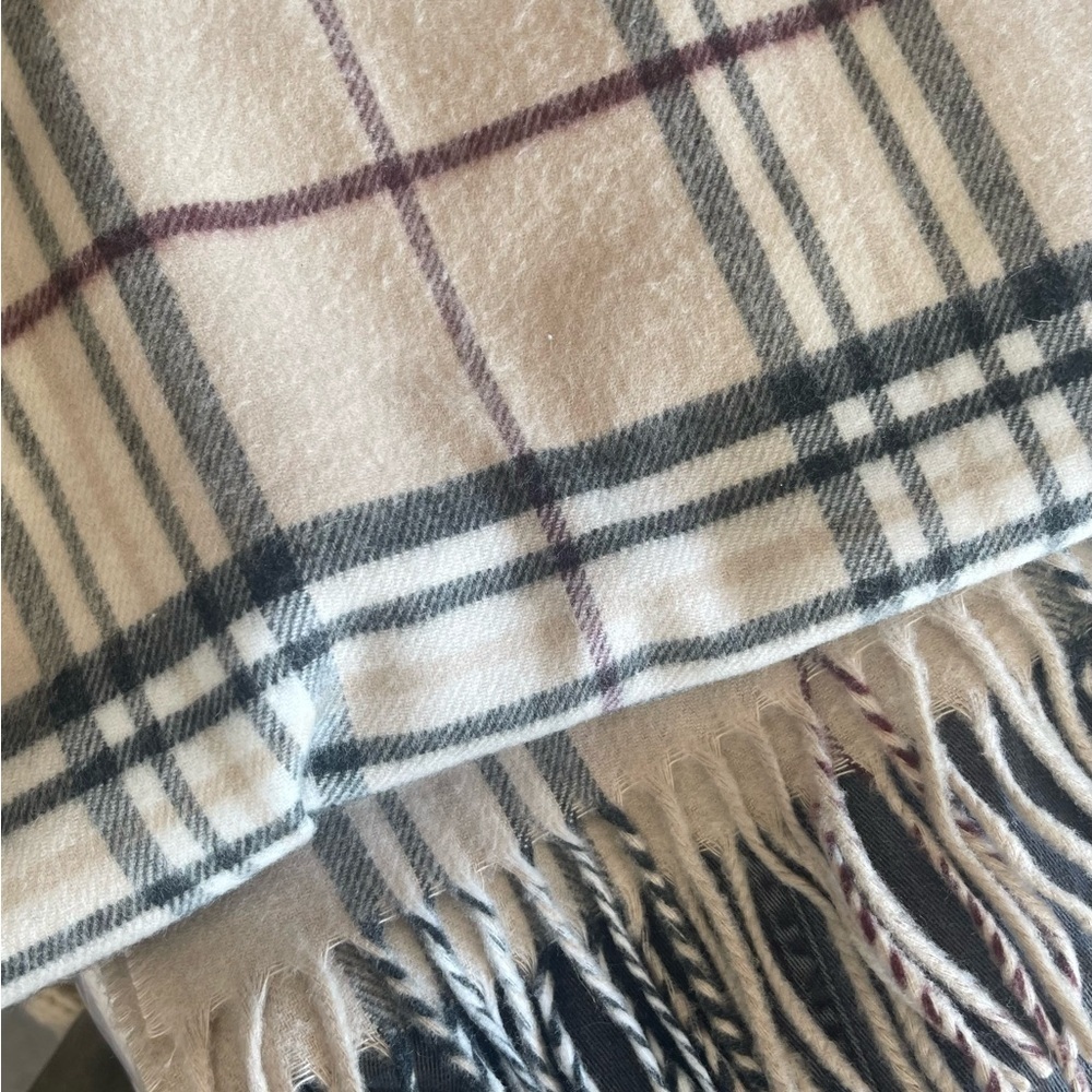 V. FRAAS Tan and Black Scarf Elegant Accessories